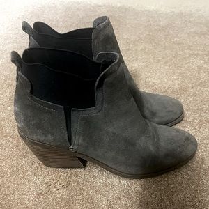 Guess Women’s Brown Suede Bootie Size 9